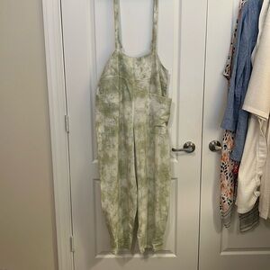 Free People green & white tie dye romper size Large